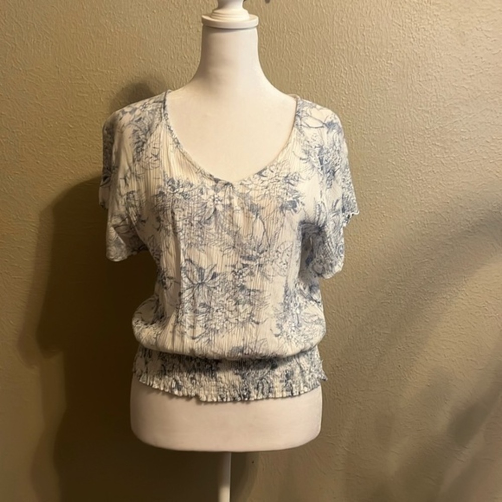 Paper Crane White and Blue Floral Blouse Elastic Fitted Stretch Waist SZ Medium